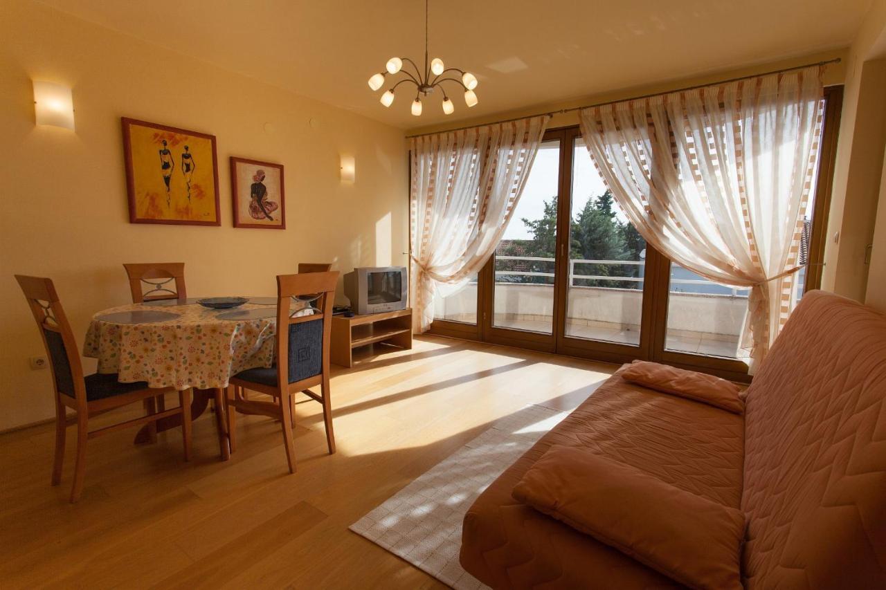 Apartman Vjekoslav Krk Town Exterior foto