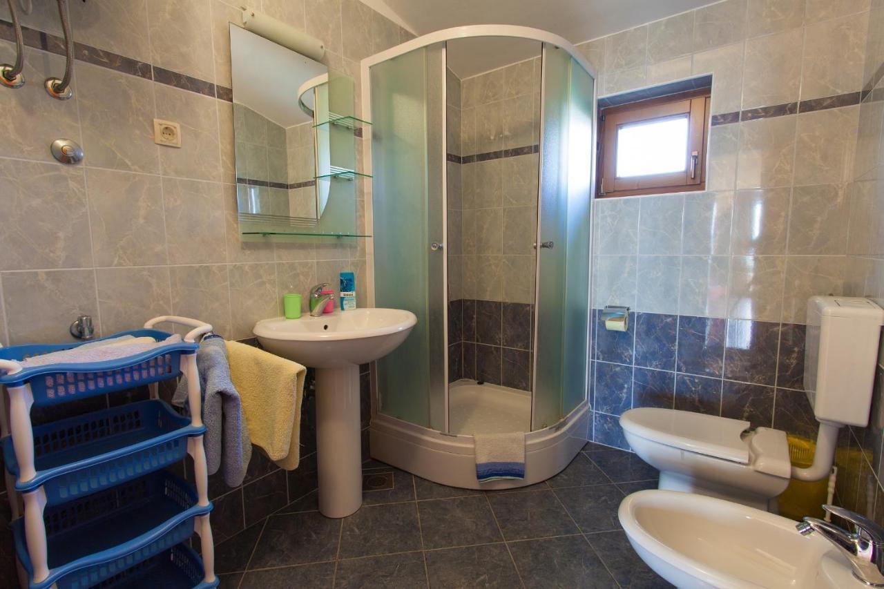 Apartman Vjekoslav Krk Town Exterior foto