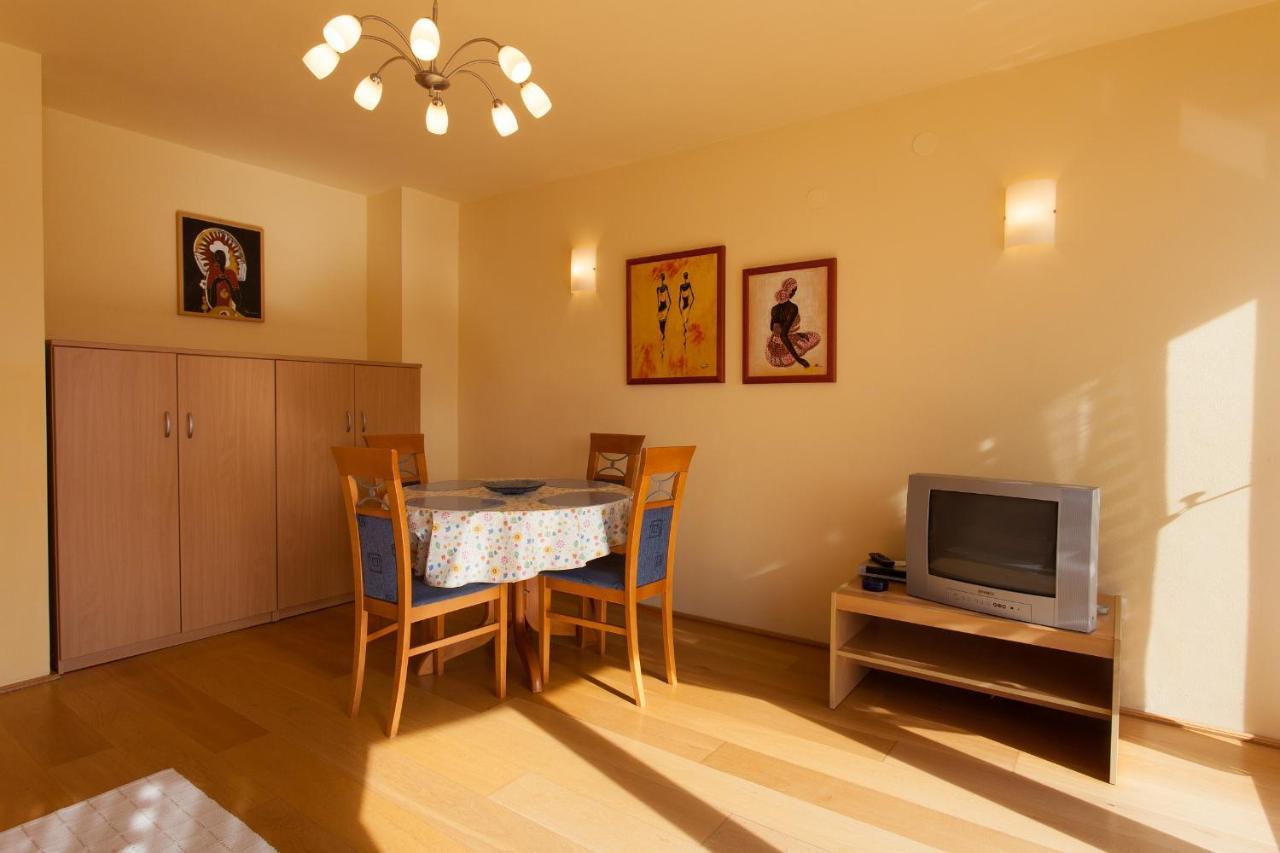 Apartman Vjekoslav Krk Town Exterior foto