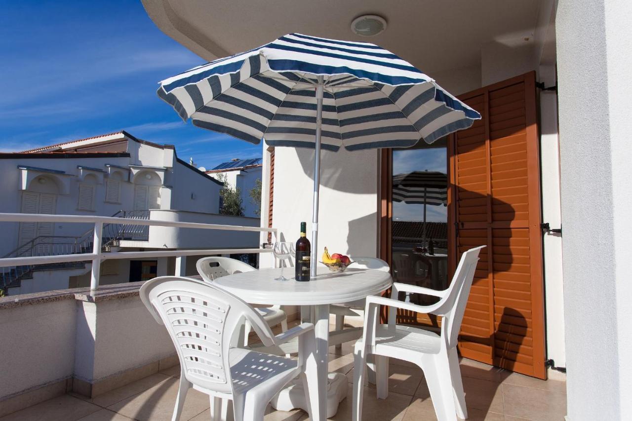Apartman Vjekoslav Krk Town Exterior foto